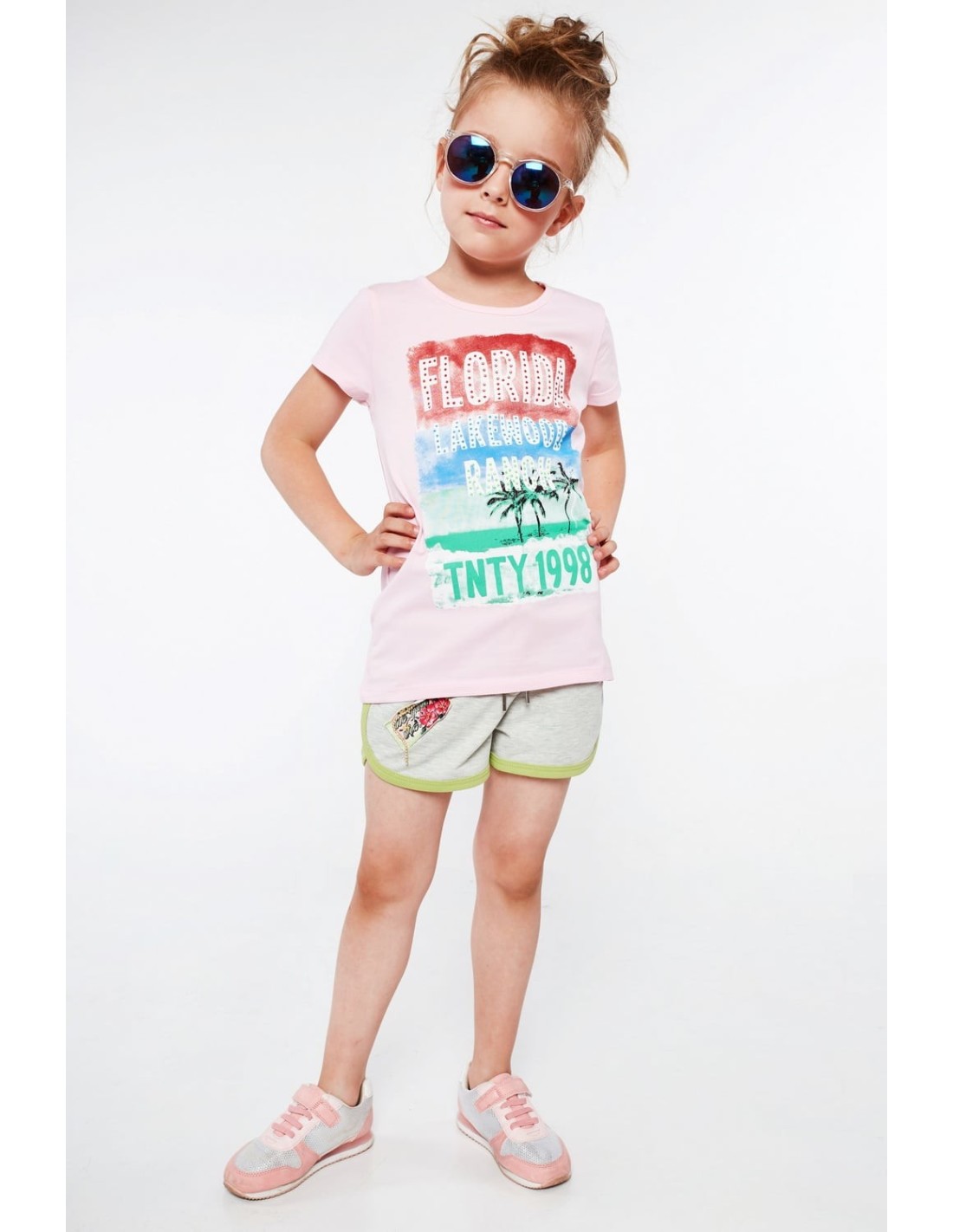 Girls\' shorts with an application, green NDZ0756 - Online store - Boutique